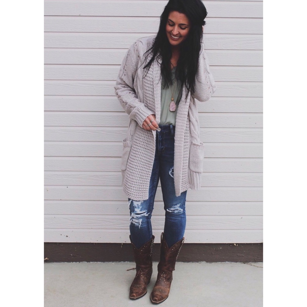 Oversized Gray Knit Cardigan - Picture 4 of 5